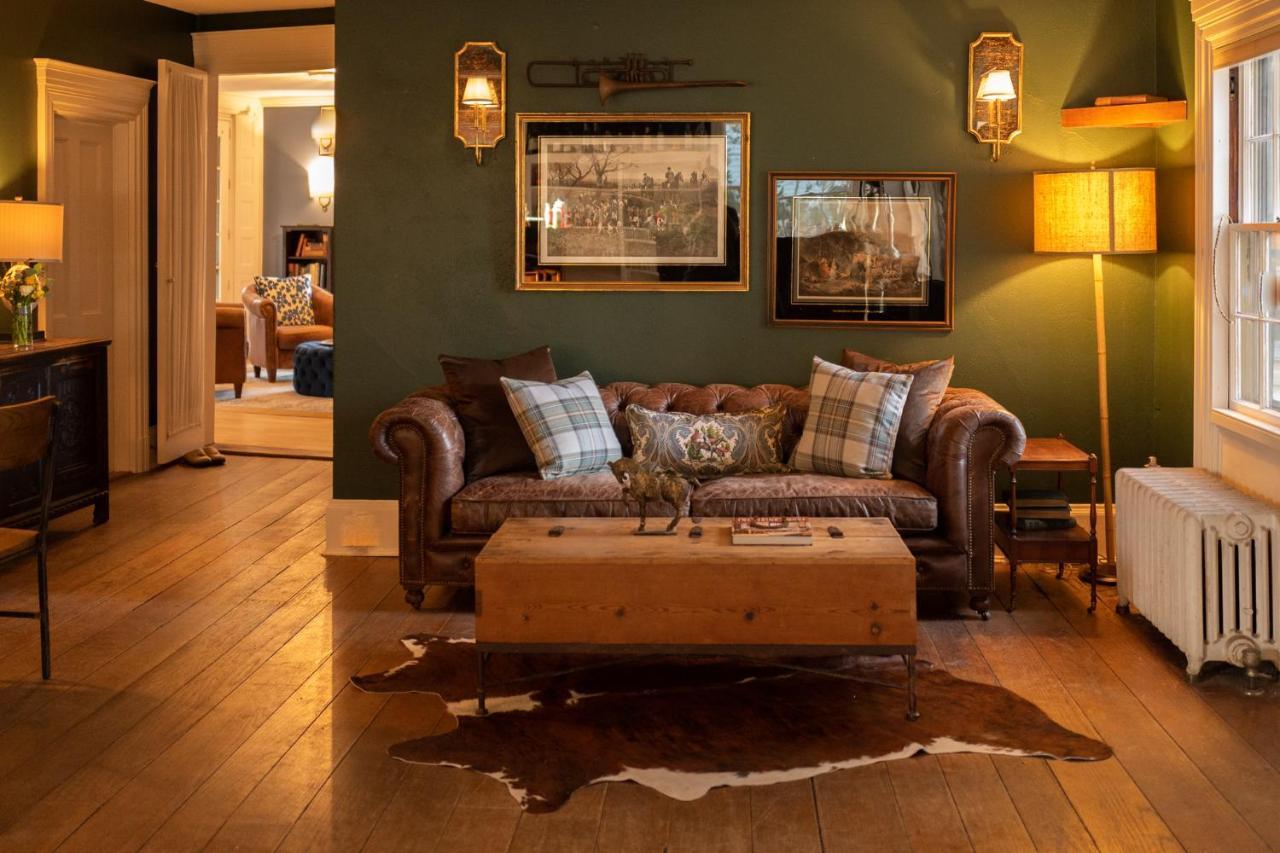 Onesixtyfive, The Inn On Park Row Brunswick Bagian luar foto