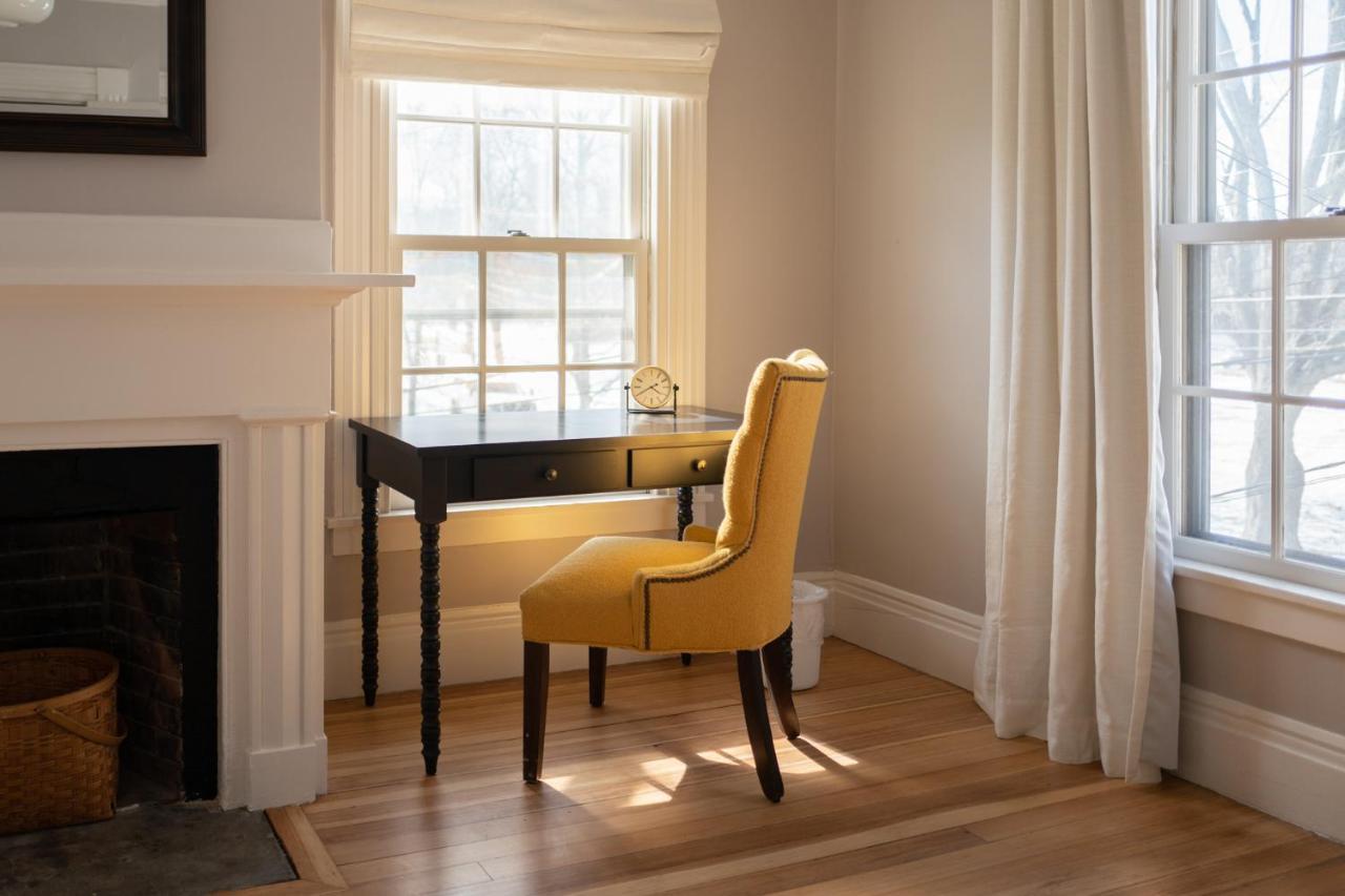 Onesixtyfive, The Inn On Park Row Brunswick Bagian luar foto