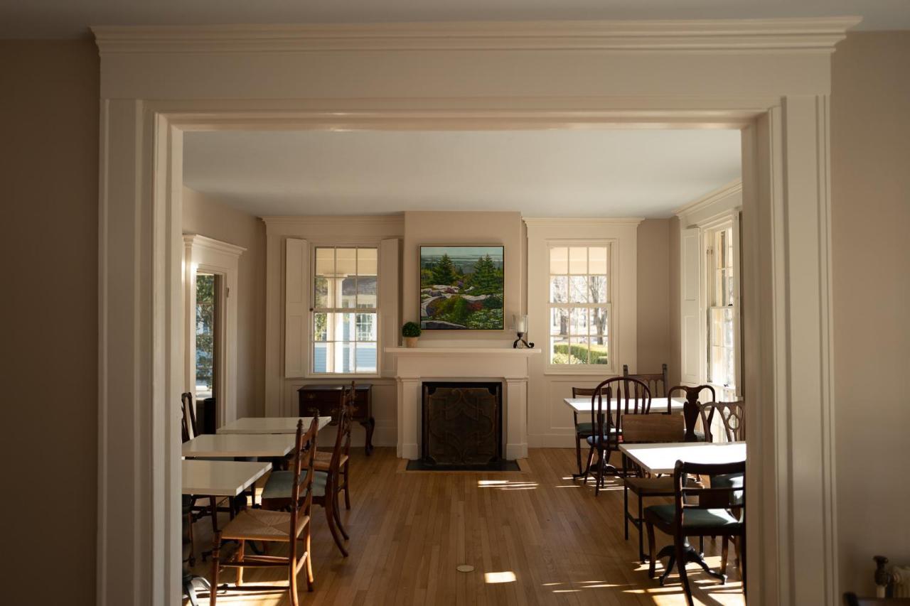 Onesixtyfive, The Inn On Park Row Brunswick Bagian luar foto