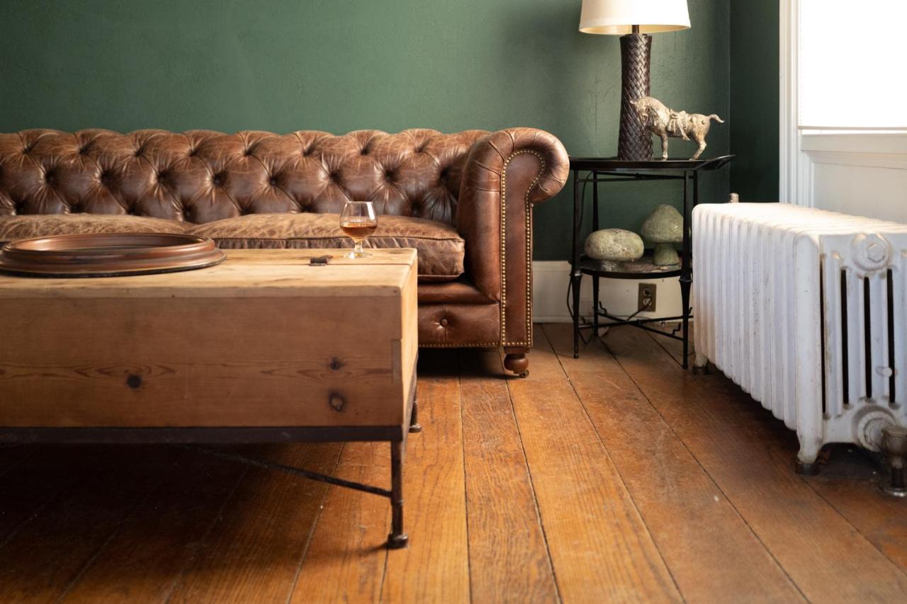 Onesixtyfive, The Inn On Park Row Brunswick Bagian luar foto