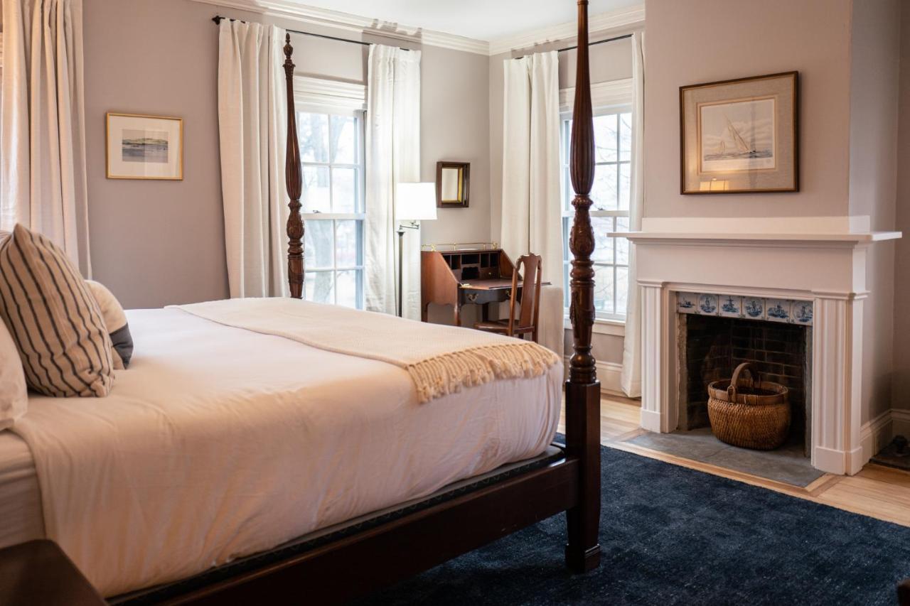 Onesixtyfive, The Inn On Park Row Brunswick Bagian luar foto
