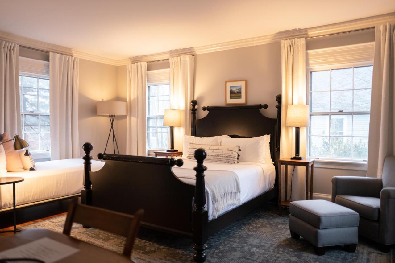 Onesixtyfive, The Inn On Park Row Brunswick Bagian luar foto