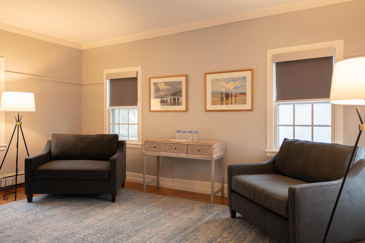 Onesixtyfive, The Inn On Park Row Brunswick Bagian luar foto