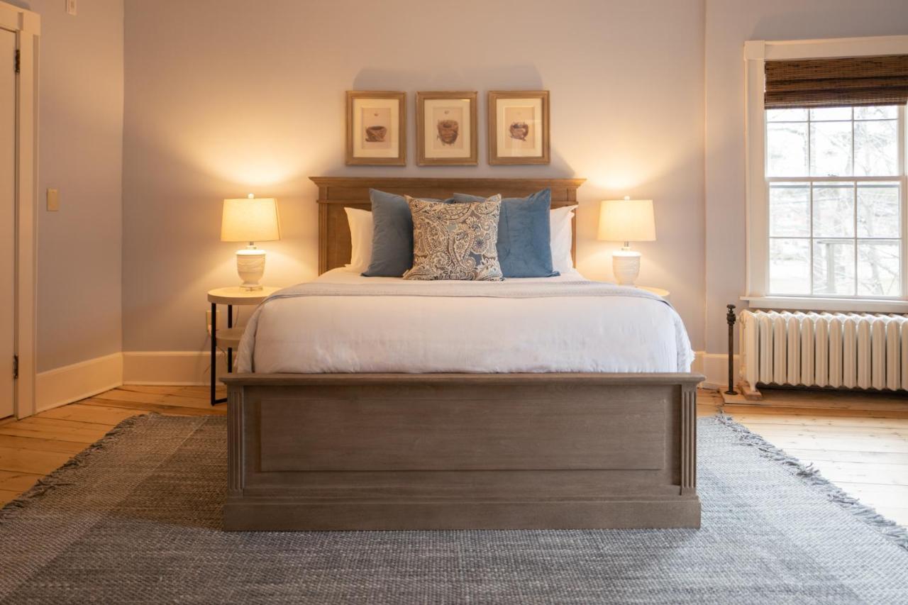Onesixtyfive, The Inn On Park Row Brunswick Bagian luar foto