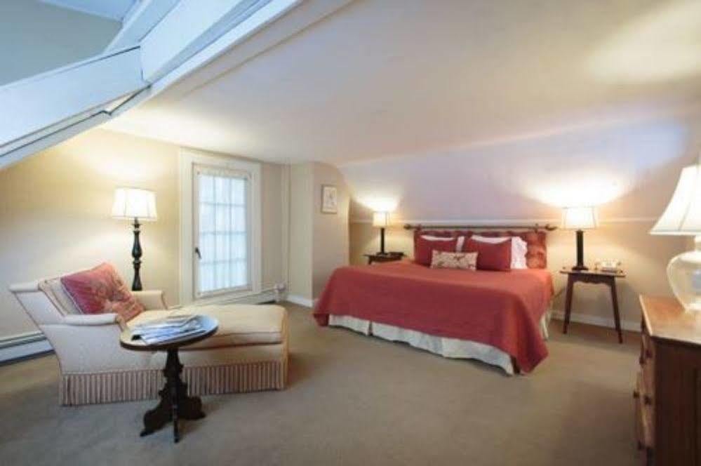 Onesixtyfive, The Inn On Park Row Brunswick Bagian luar foto